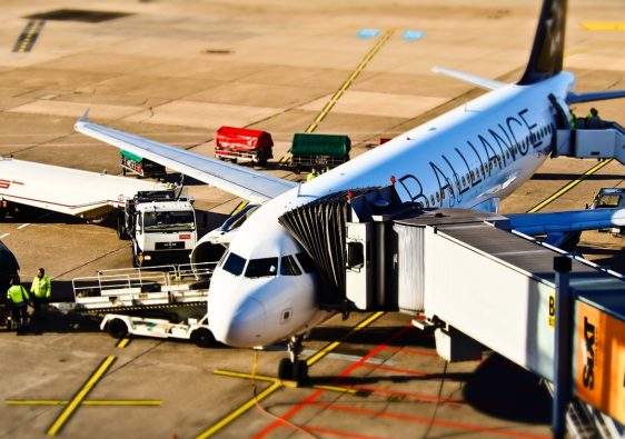 Pourquoi acheter un billet d'avion dans une agence de voyage en ligne ?